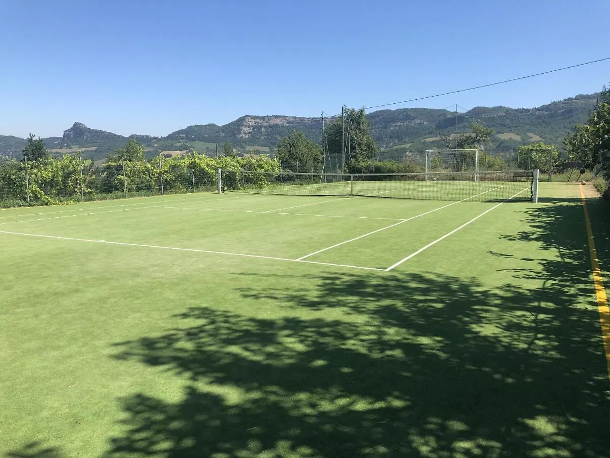 “Sparisio” Casa In Sasso Con Piscina E Campo Da Tennis Lama  0*, Lama (Bologna) Itália
