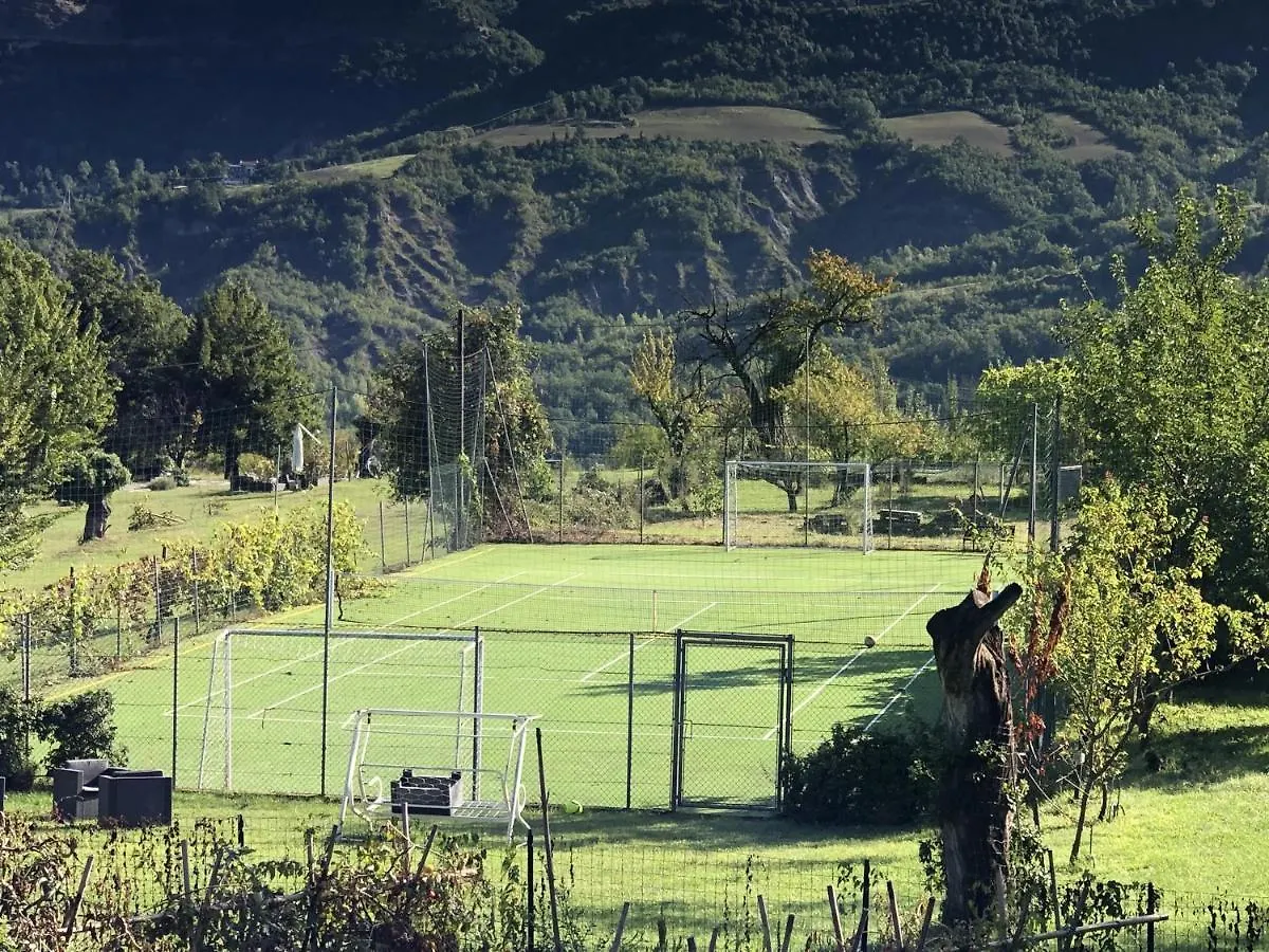“Sparisio” Casa In Sasso Con Piscina E Campo Da Tennis Lama  0*, Lama (Bologna) Itália